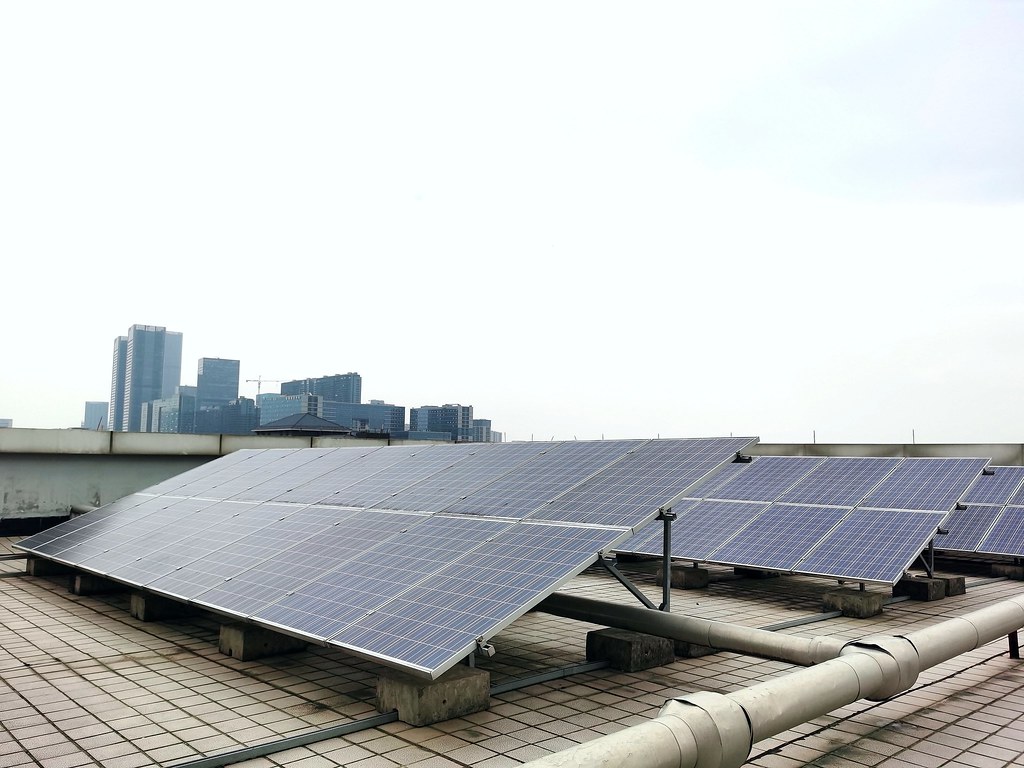 屋頂光電新政策將上路，逾300坪新建物強制裝設、採獨立供電