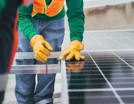 solar_installing